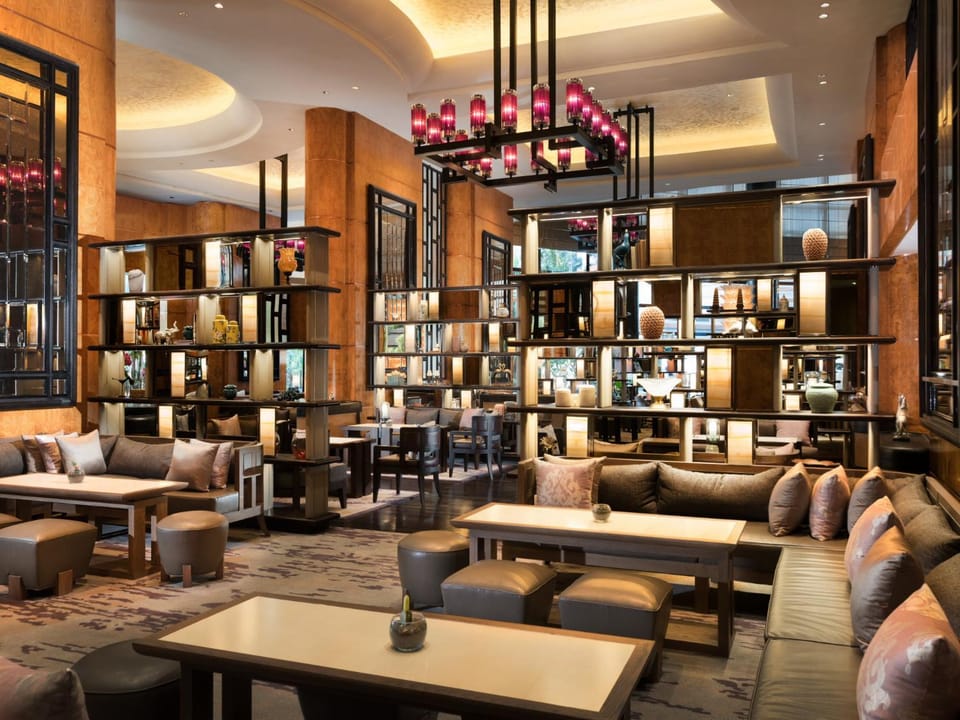 Restaurant/places to eat, Lounge or bar