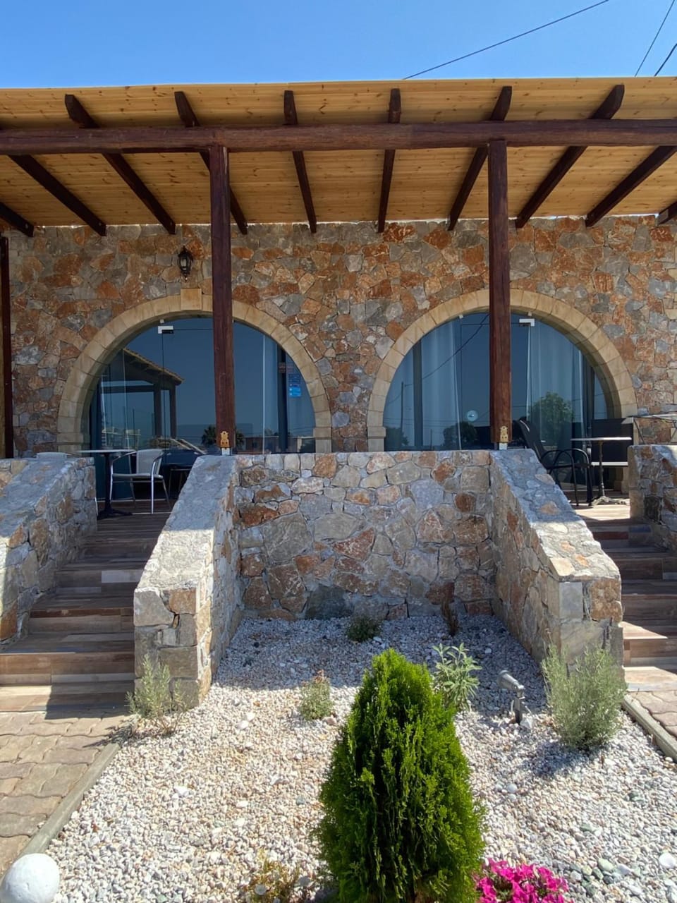 Facade/entrance, Balcony/Terrace