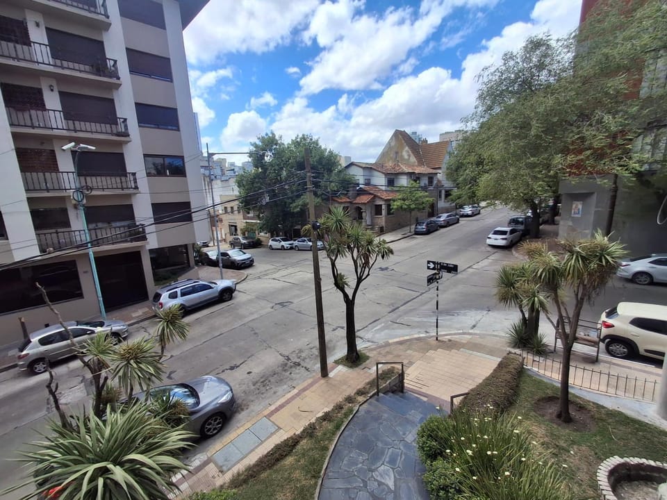 Neighbourhood, Street view, Location