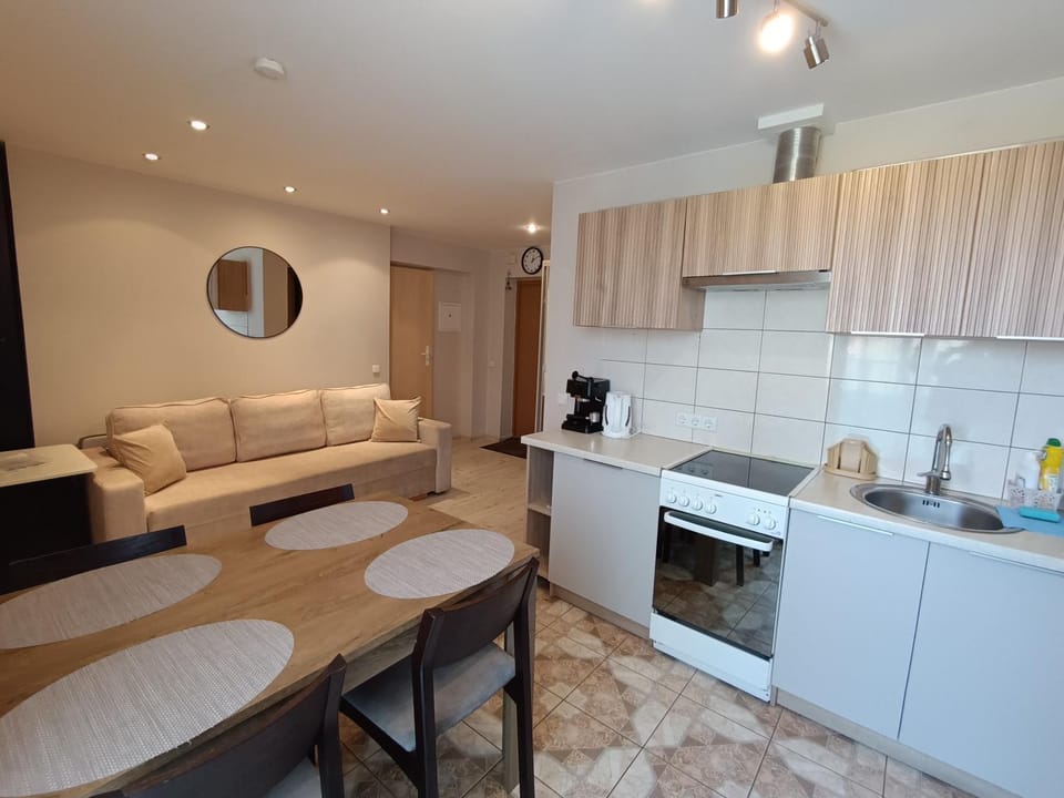 Kitchen or kitchenette, Seating area