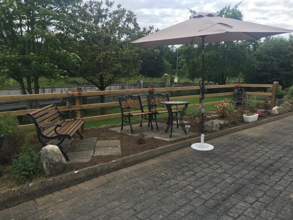 Patio, Internal: Not applicable to any particular room