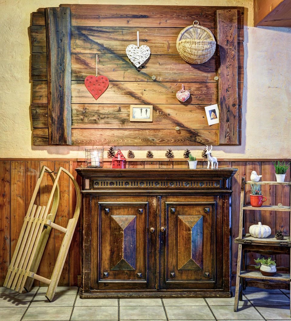Restaurant/places to eat, Decorative detail