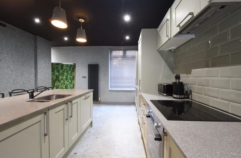 La Jungle Du Swan Apartment in Manchester