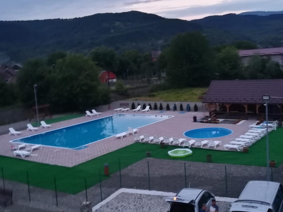Swimming pool, Swimming pool