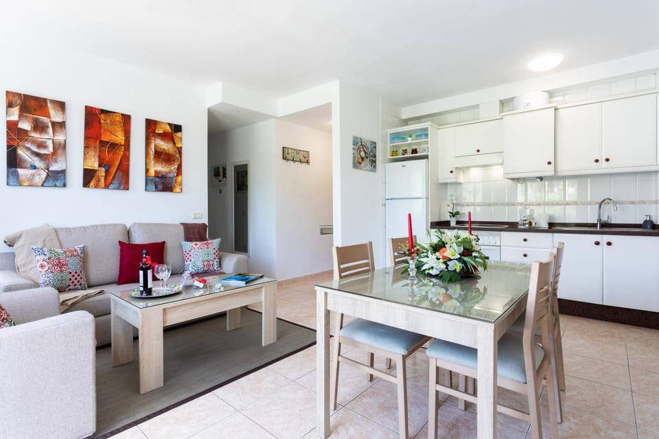 Kitchen or kitchenette, Living room, Dining area