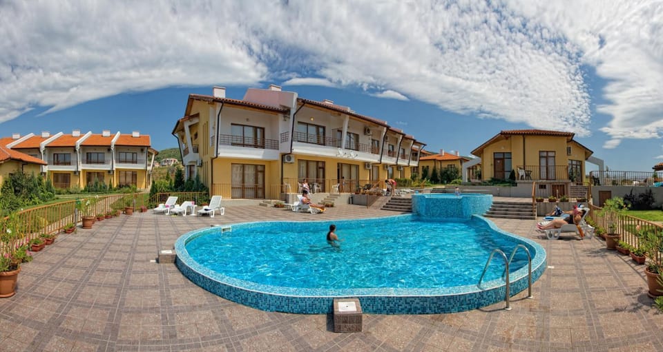 Pool view, Swimming pool, Swimming pool