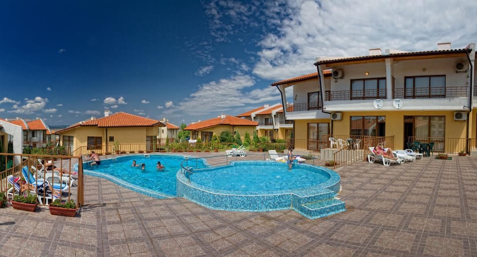 View (from property/room), Swimming pool, Swimming pool