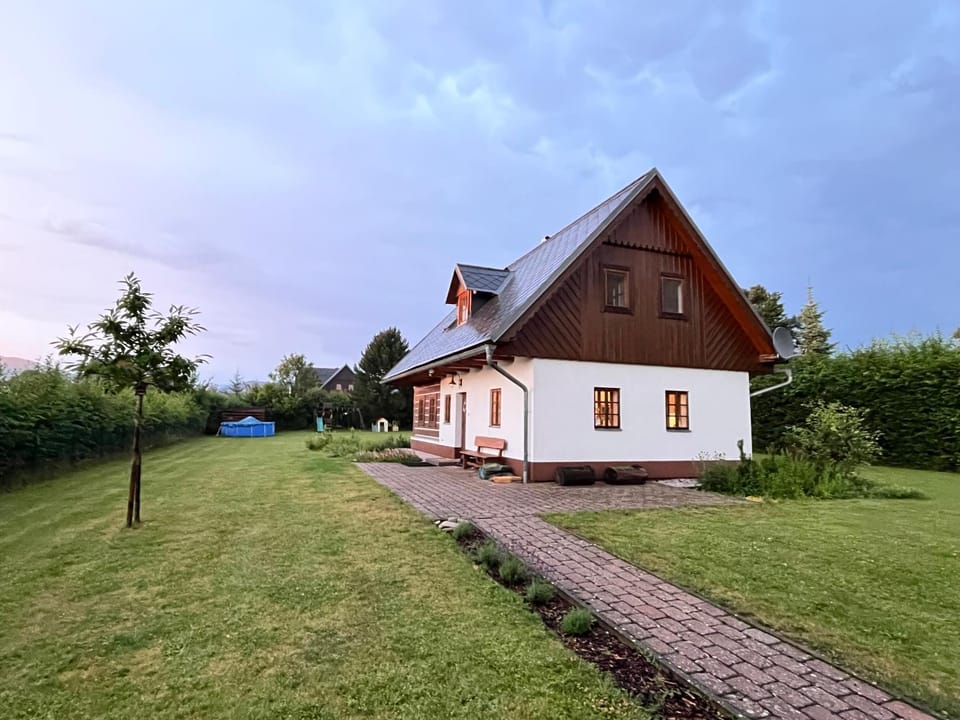 Chalupa Vrchlabi Villa in Lower Silesian Voivodeship