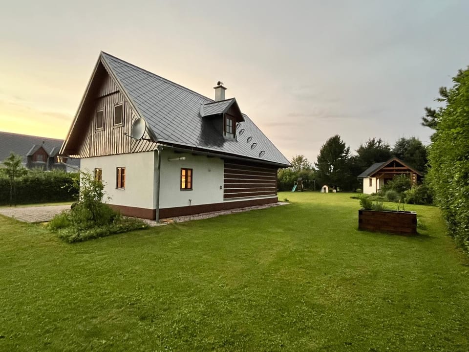 Chalupa Vrchlabi Villa in Lower Silesian Voivodeship