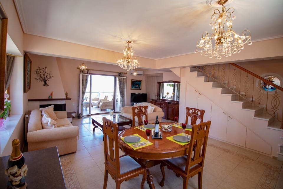 Seating area, Dining area