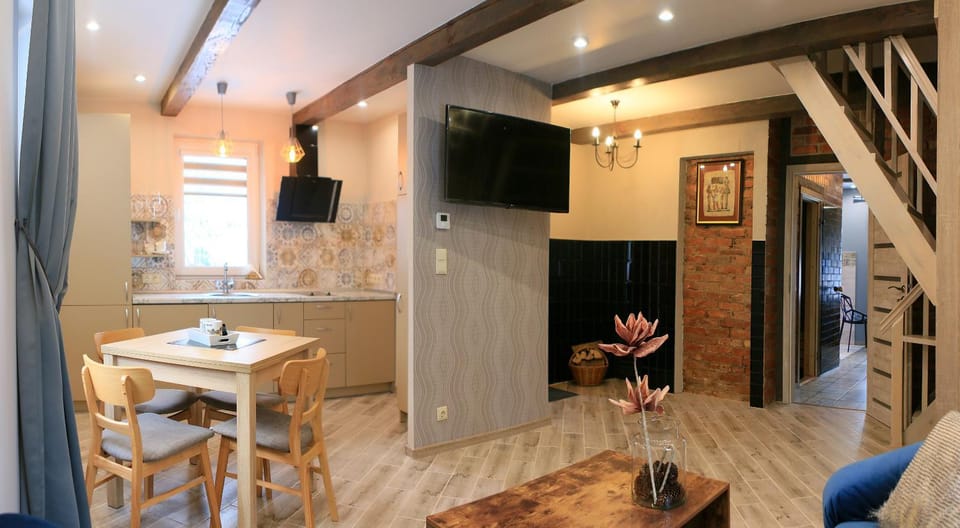 Communal lounge/ TV room, TV and multimedia, Kitchen or kitchenette, Living room
