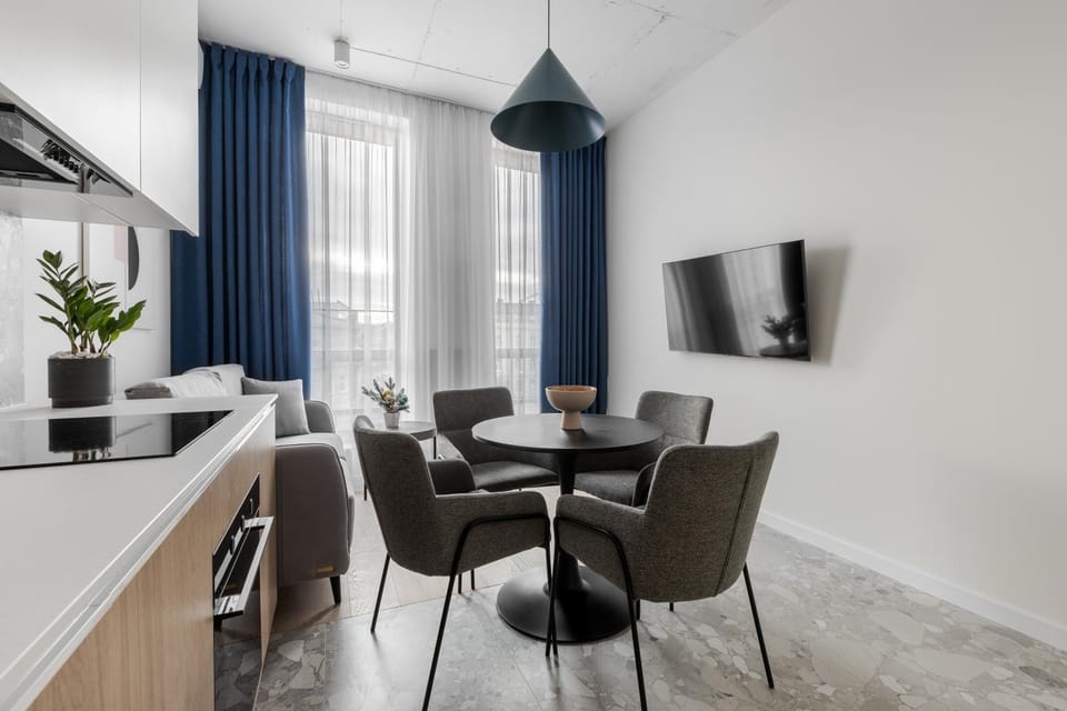 TV and multimedia, Seating area, Dining area