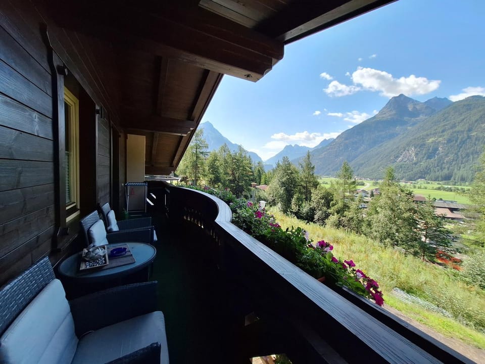 View (from property/room), Balcony/Terrace