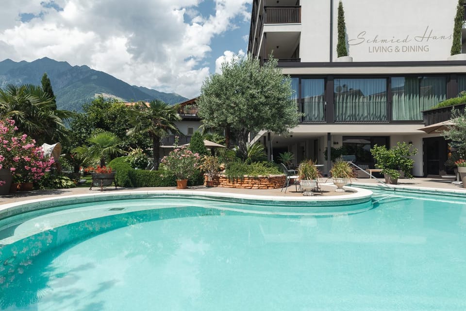 Property building, Summer, Pool view, Swimming pool, Swimming pool
