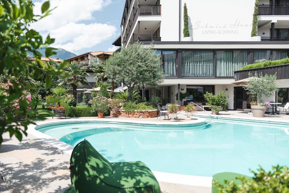 Garden, Swimming pool