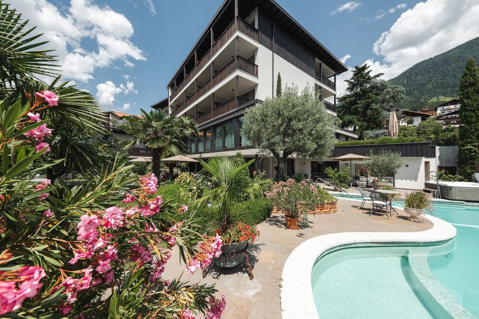Garden, Swimming pool