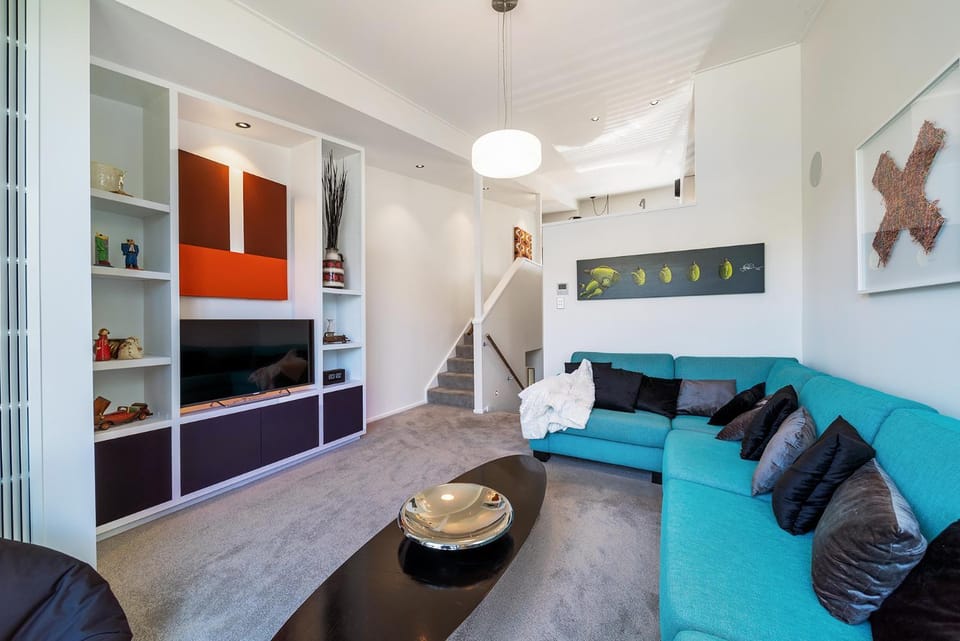 TV and multimedia, Seating area