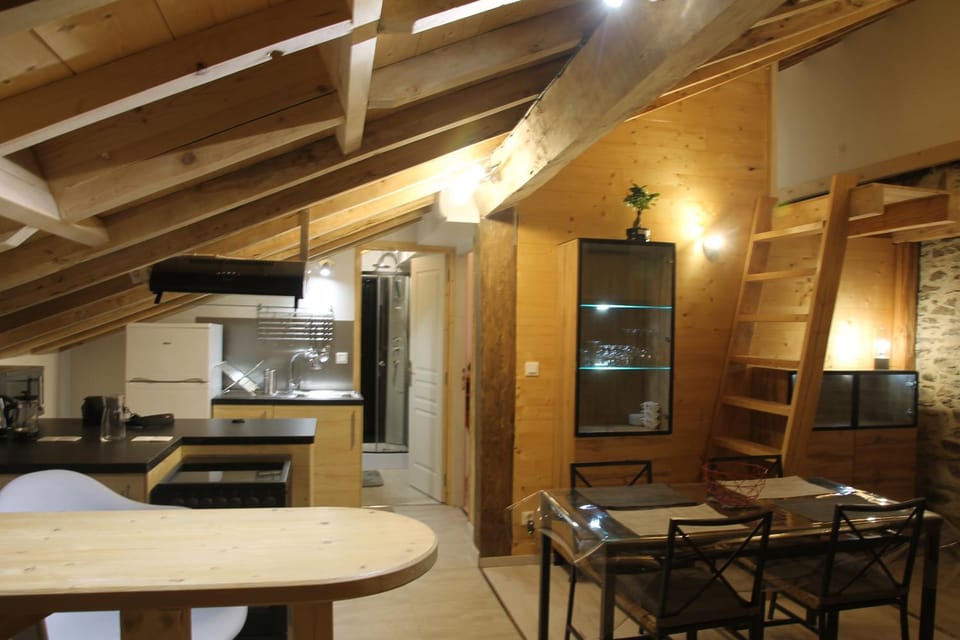 Kitchen or kitchenette, Living room, Dining area