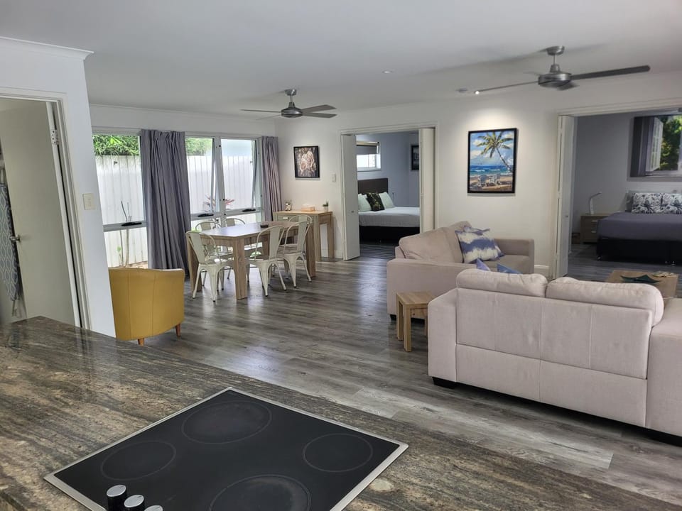 Dining area, Evening entertainment