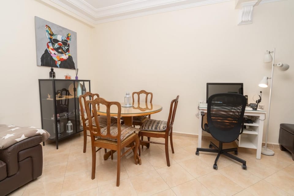 ZEN, WIFI FIBRE, NETFLIX, CENTRE, PLAGE, TANGERBNB com Apartment in Tangier