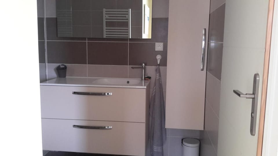 Ressourcez vous en pleine nature! Apartment in Auvergne-Rhône-Alpes