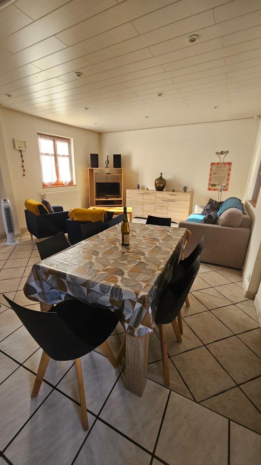 TV and multimedia, Living room, Dining area