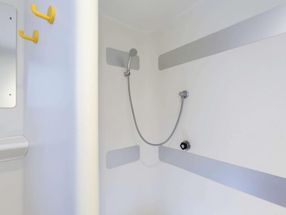 Shower, On site