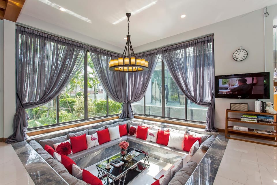 Living room, Seating area