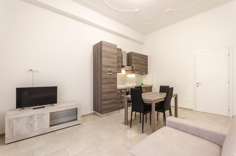 TV and multimedia, Kitchen or kitchenette, Living room