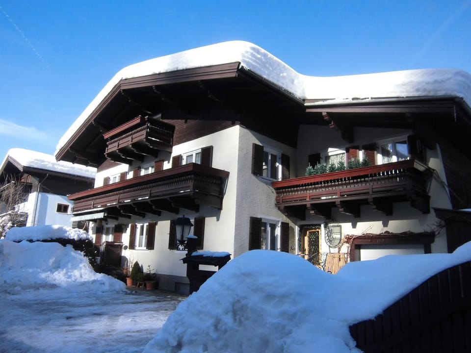 Property building, Winter