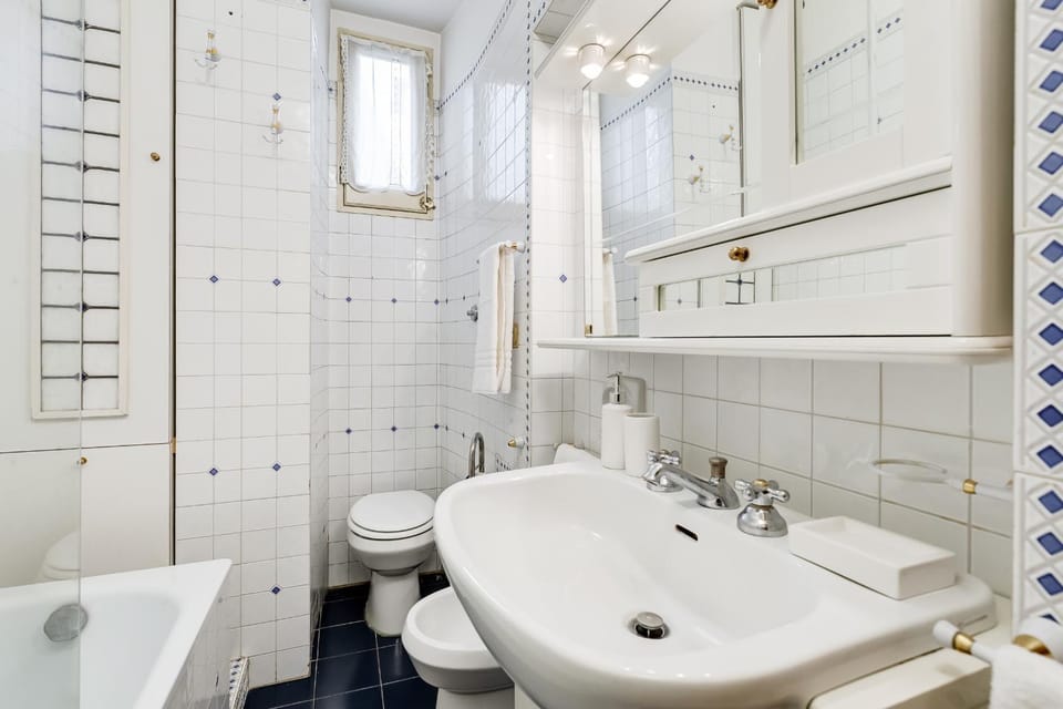 Toilet, Bathroom