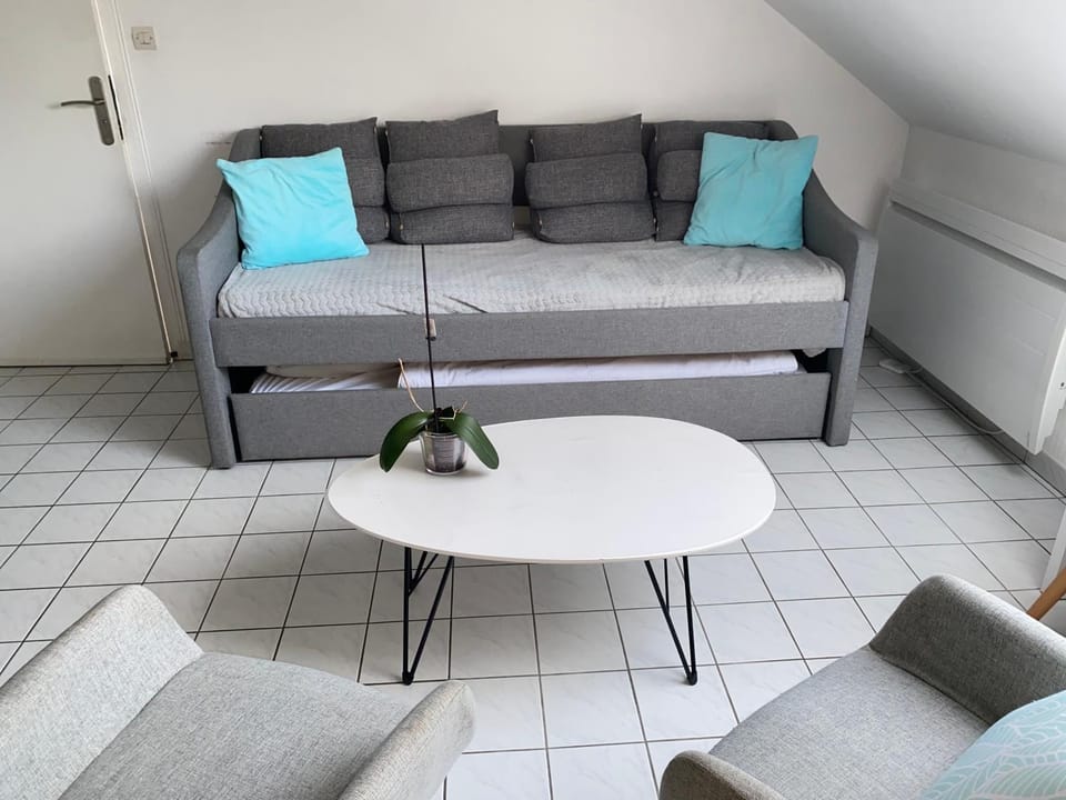 Living room, Bedroom