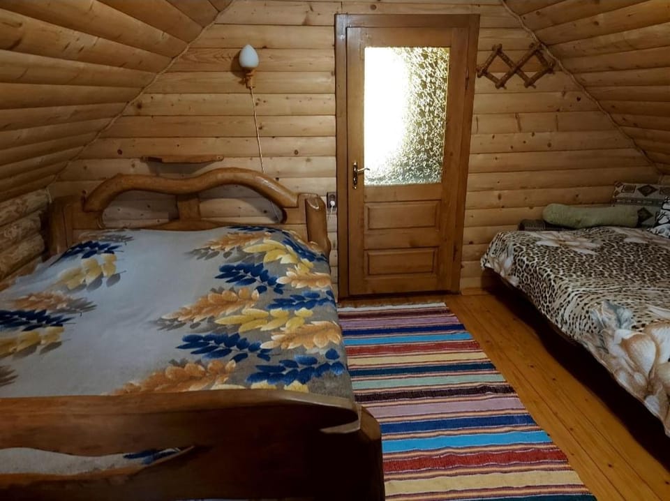 У Медовому Раю House in Ukraine