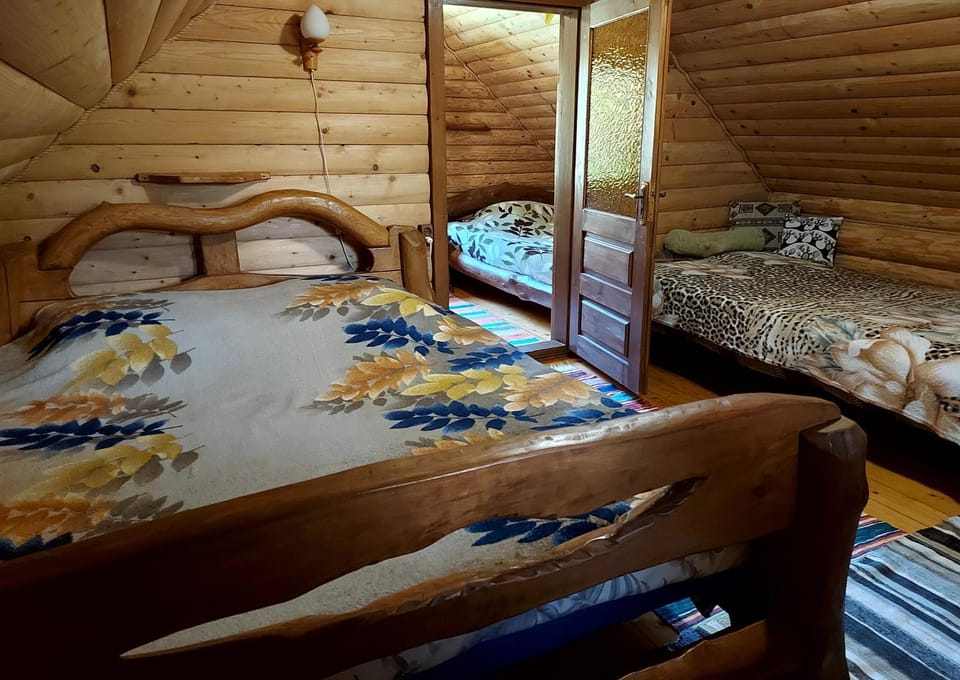 У Медовому Раю House in Ukraine