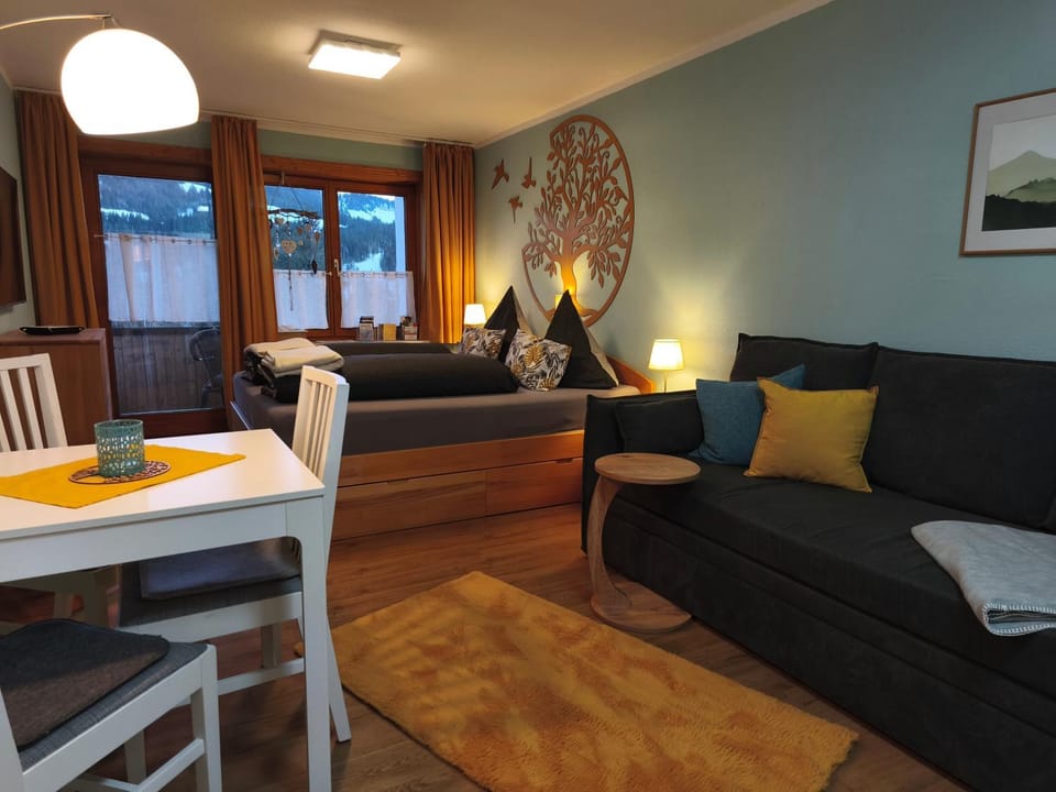 Living room, Seating area, Dining area