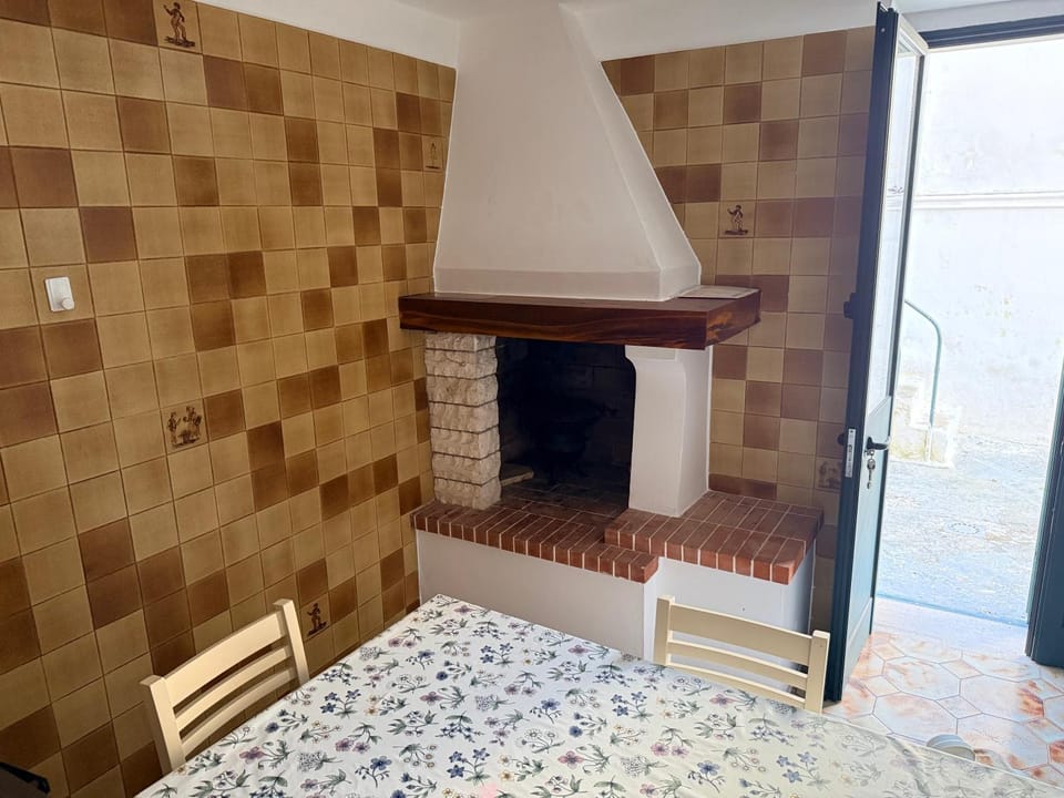 fireplace, flat iron, kitchen