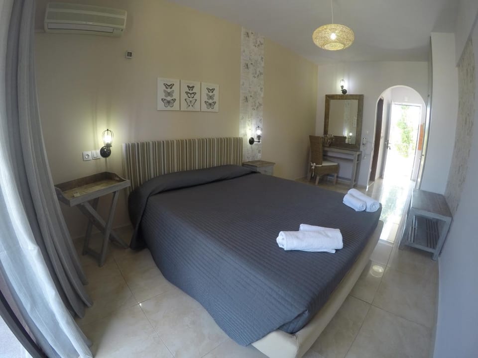 Day, Photo of the whole room