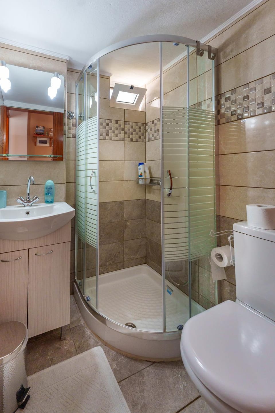Shower, Toilet, Bathroom