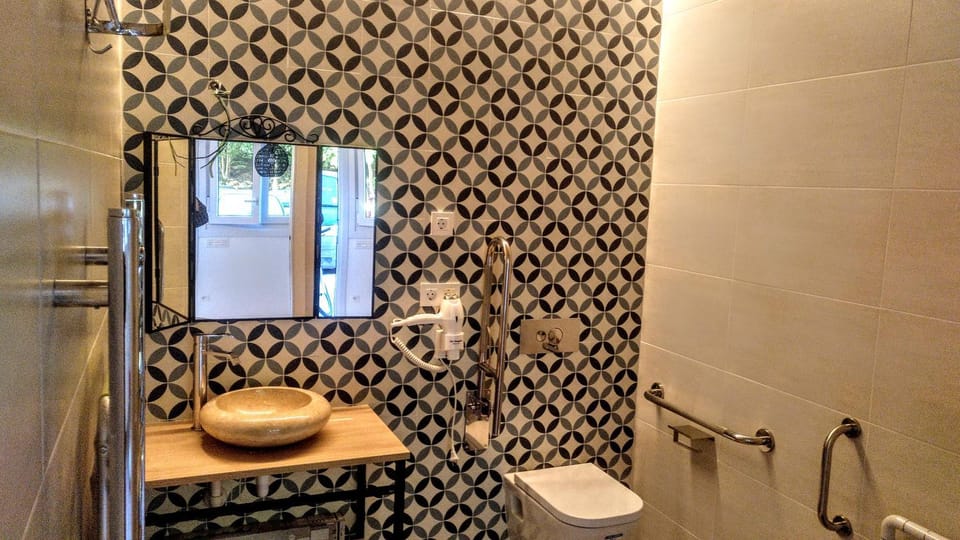 Toilet, Bathroom