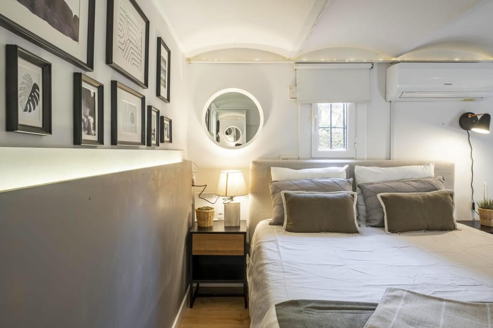 NEW Renovated COZY APPARTMENT CENTRIC Apartment in Barcelona