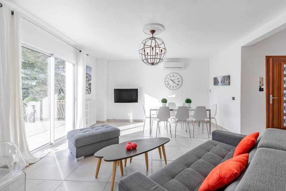 L'Angeannie House in French Riviera