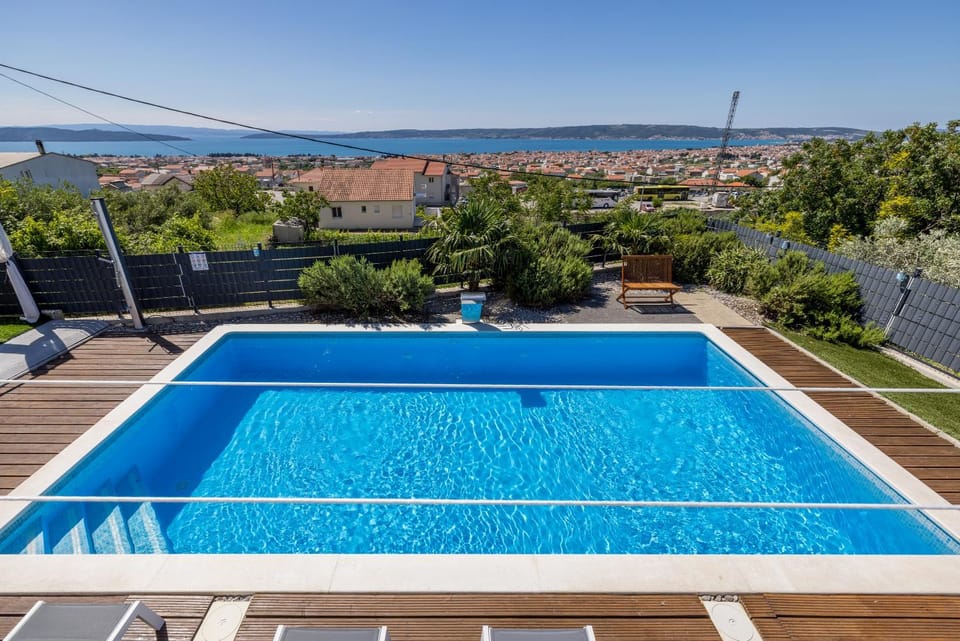 Balcony/Terrace, Swimming pool
