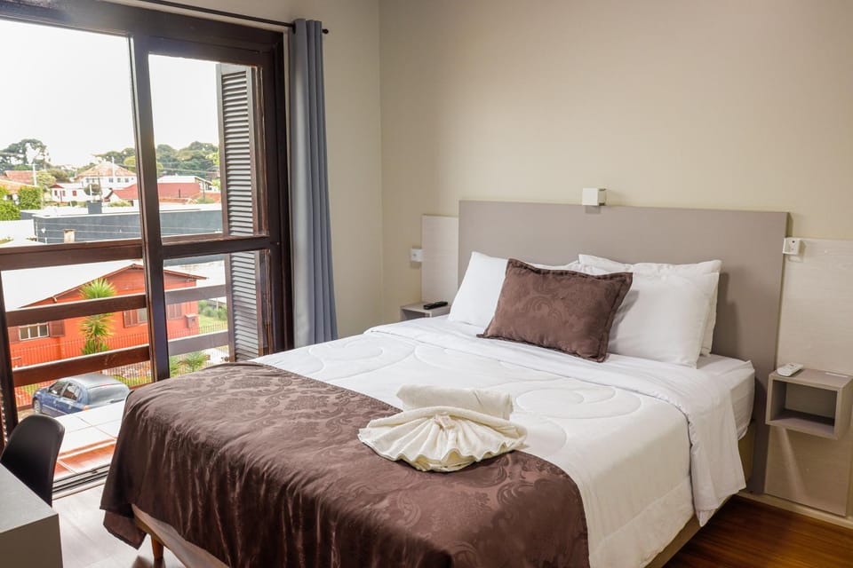 Bed, View (from property/room), Balcony/Terrace, Bedroom, towels