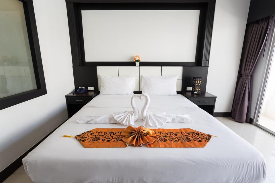 Bed, Other, Photo of the whole room, Bedroom