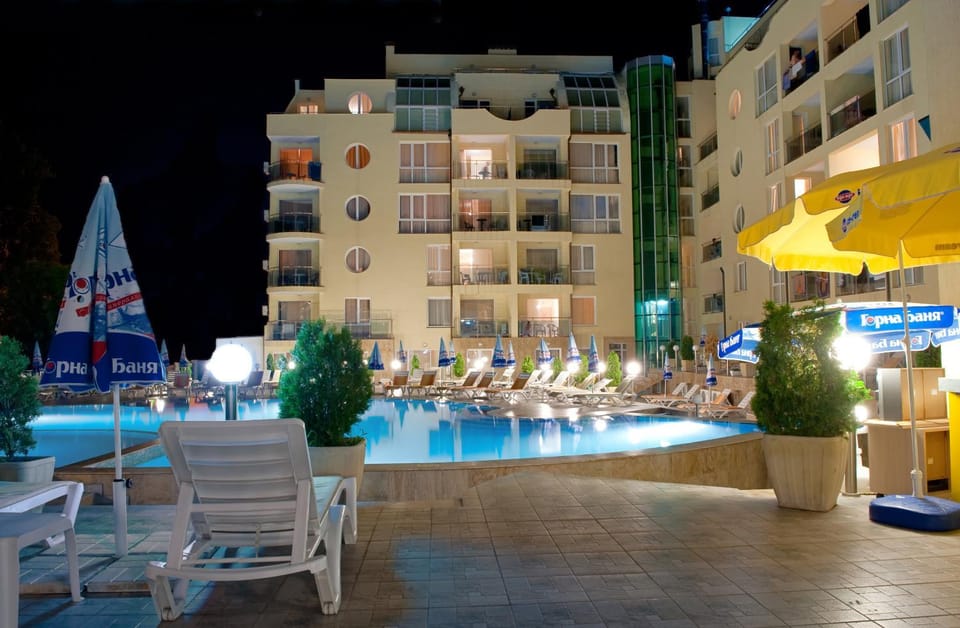 Property building, Swimming pool
