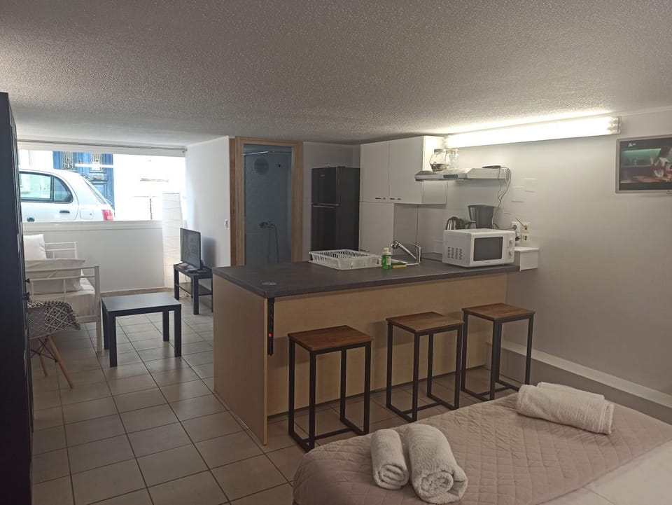 Data Maisonettes - City Center Budget Semi Basement Apartment hotel in Decentralized Administration of the Aegean