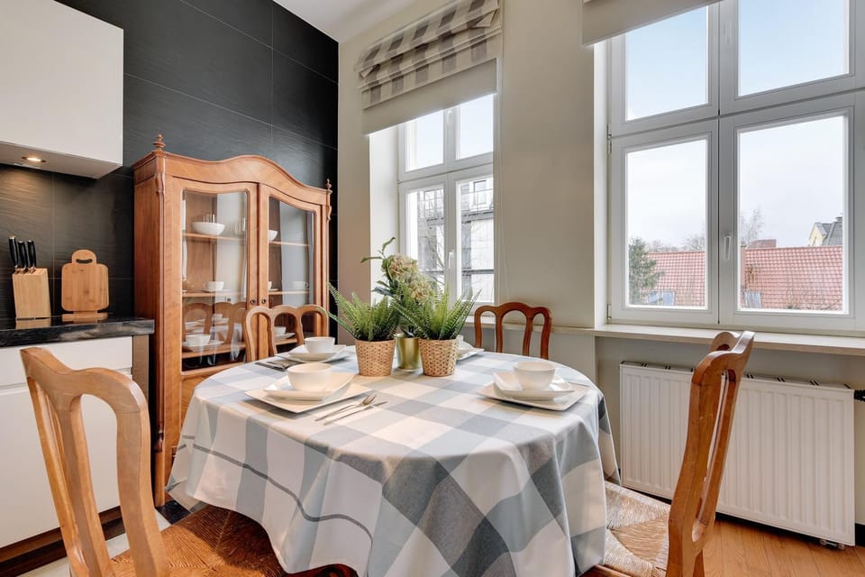 Coffee/tea facilities, Kitchen or kitchenette, Dining area