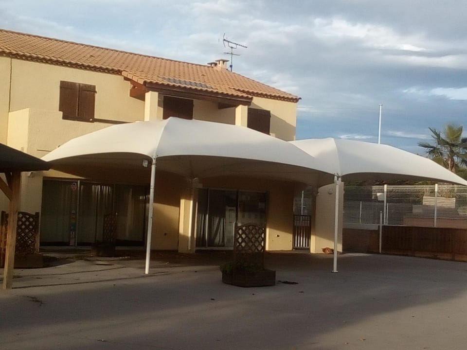 Mobil Home Méditerranée avec terrasse Campground/ 
RV Resort in Occitanie