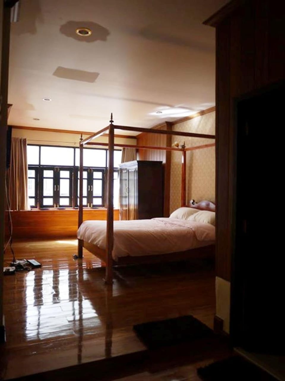 Bed, Photo of the whole room