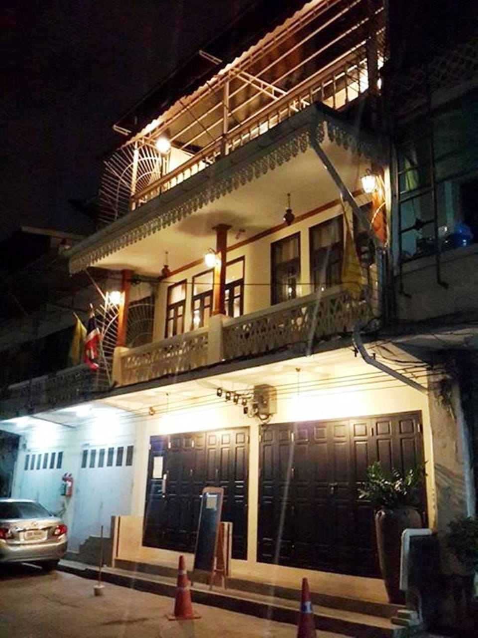 Facade/entrance